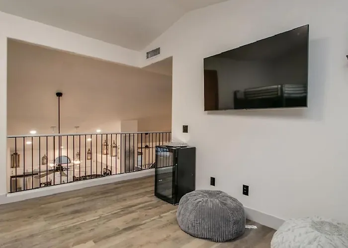 Fully Renovated Kierland Retreat Wpool 4-bdrms