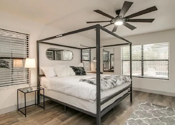 Fully Renovated Kierland Retreat Wpool 4-bdrms *