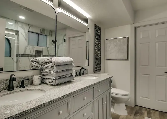 Fully Renovated Kierland Retreat Wpool 4-bdrms * Phoenix