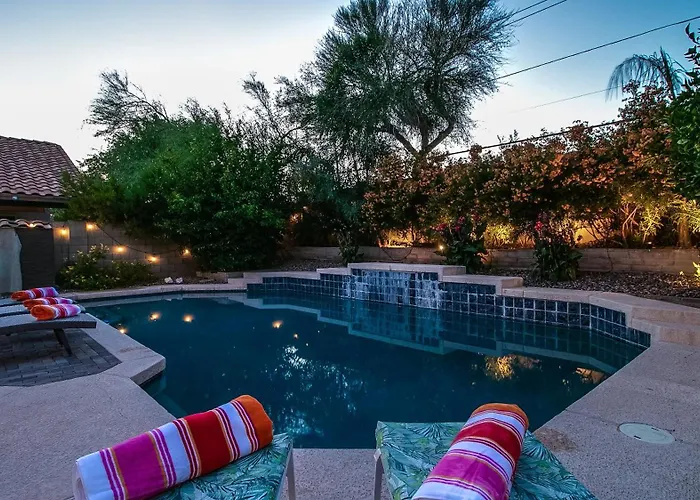 Fully Renovated Kierland Retreat Wpool 4-bdrms Holiday home