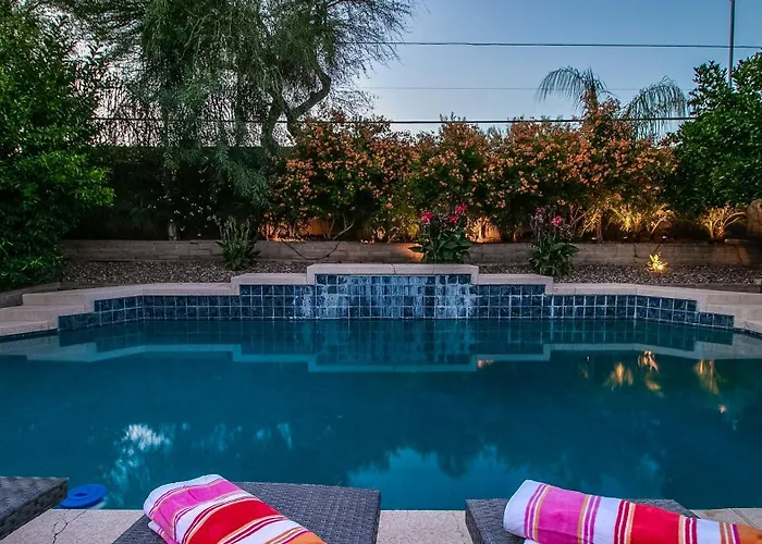 Fully Renovated Kierland Retreat Wpool 4-bdrms Holiday home *