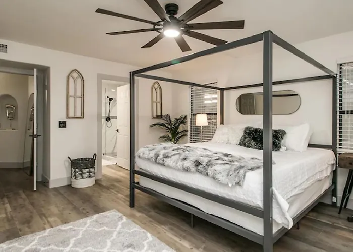 Fully Renovated Kierland Retreat Wpool 4-bdrms *