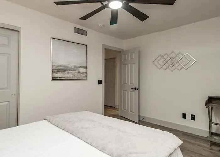 Holiday home Fully Renovated Kierland Retreat Wpool 4-bdrms *