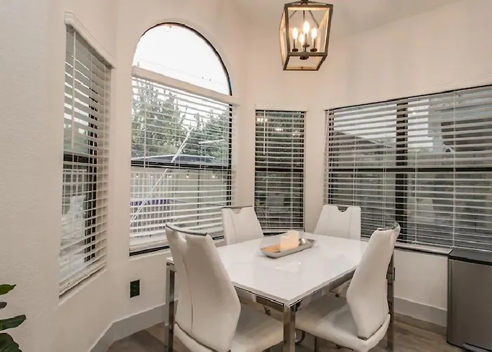 Fully Renovated Kierland Retreat Wpool 4-bdrms