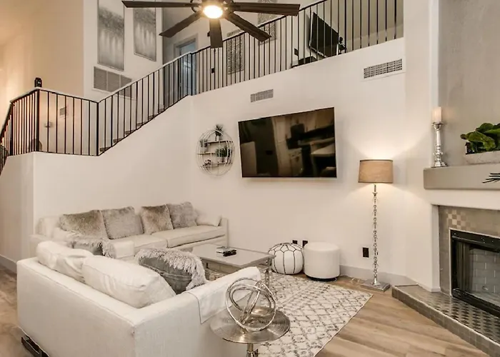 Fully Renovated Kierland Retreat Wpool 4-bdrms Holiday home Phoenix